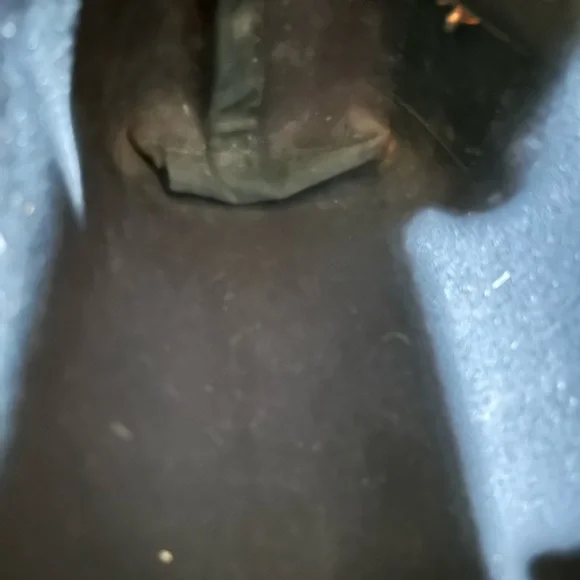 Jon Hart large/ grande makeup zipper pull bag with Crown details. - Picture 14 of 15